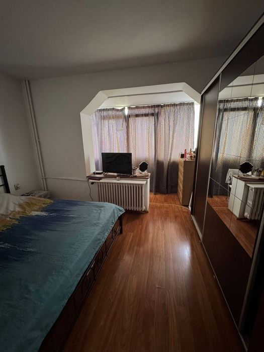 Vand apartament 3 camere Calea Grivitei