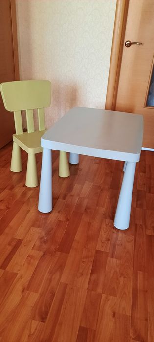 Продам детский стол и стул ИКЕА