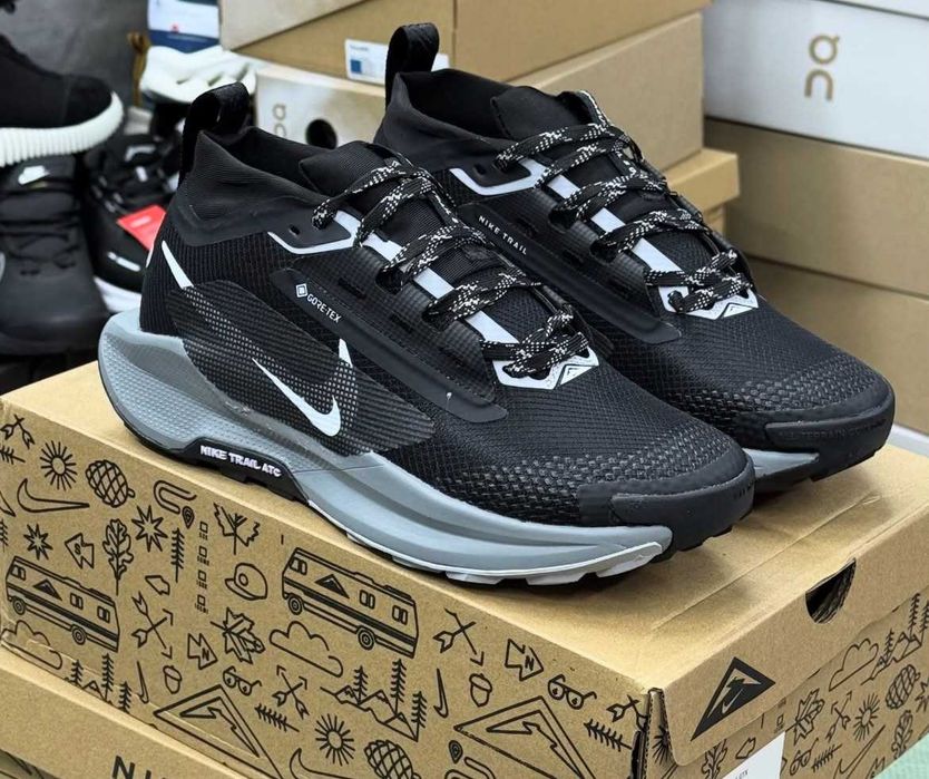 Продавам нови мъжки маратонки Nike Pegasus Trail 5 Gtx black grey