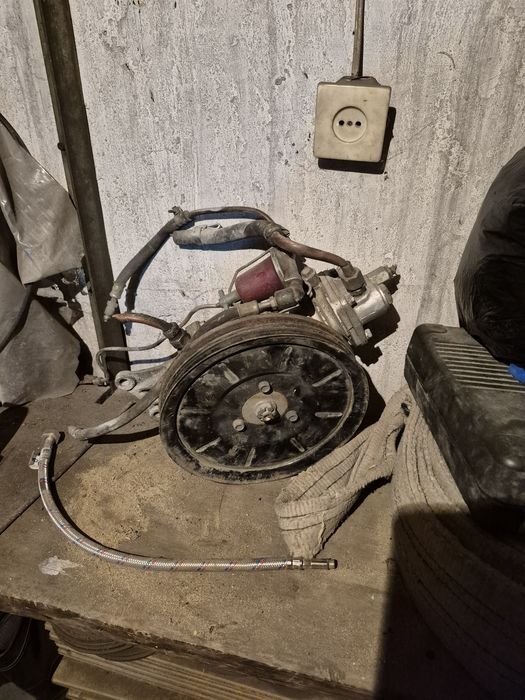 Продам воздушный компрессор на газ 53