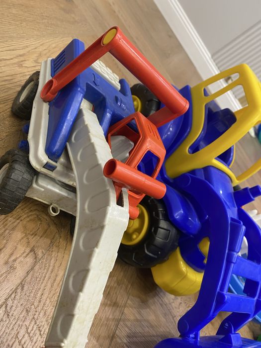 Продам игрушки машины фирмы Полесье