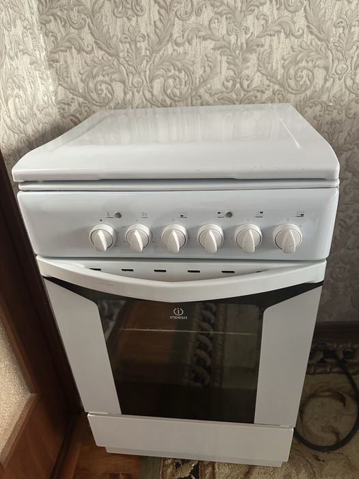 Электрическая плита Indesit