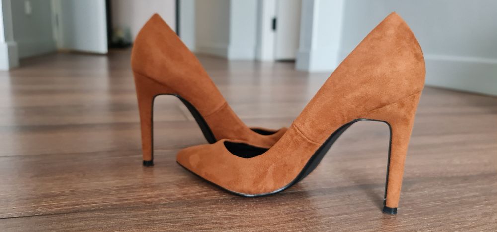 Стильные туфли на каблуках
