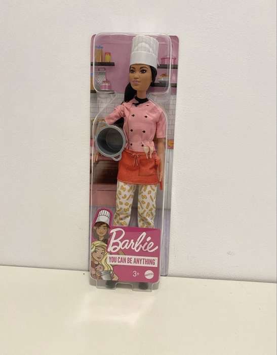 Papusa Barbie - bucatar , in cutie