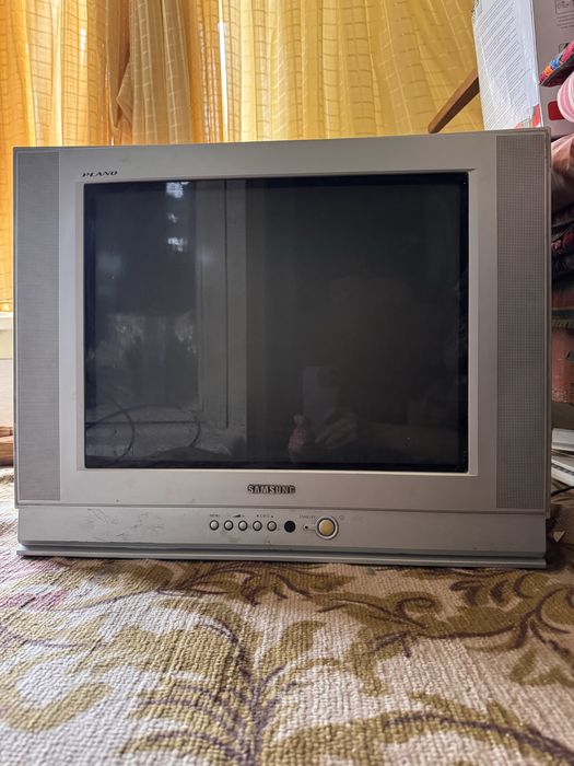 Телевизор б/у Samsung Plano