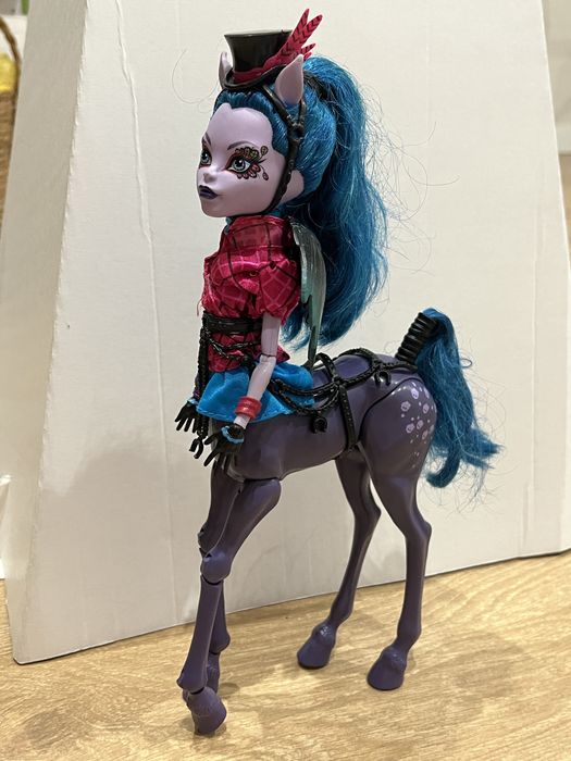 Monster high куклы. Wheel love, Avea Trotter.