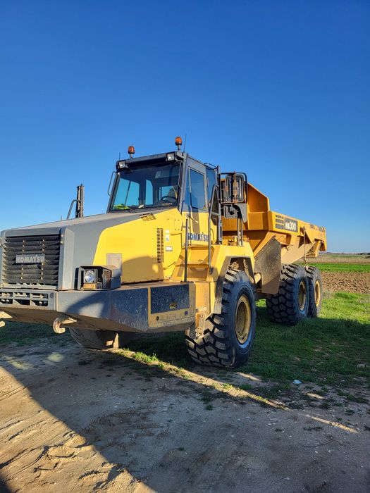 Vand/inchiriez Dumper komatsu hm 300-2 .