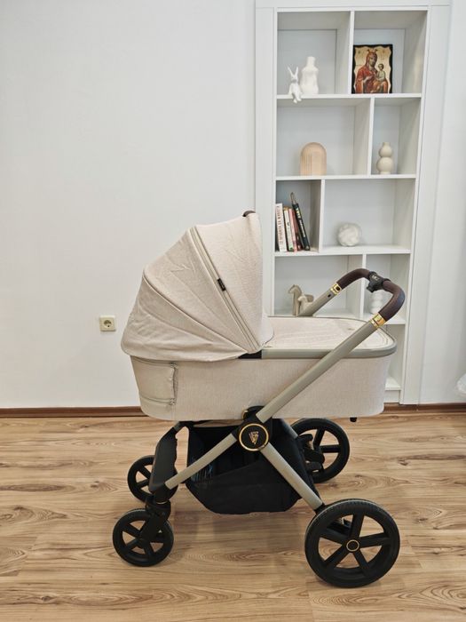 Бебешка количка Venicci