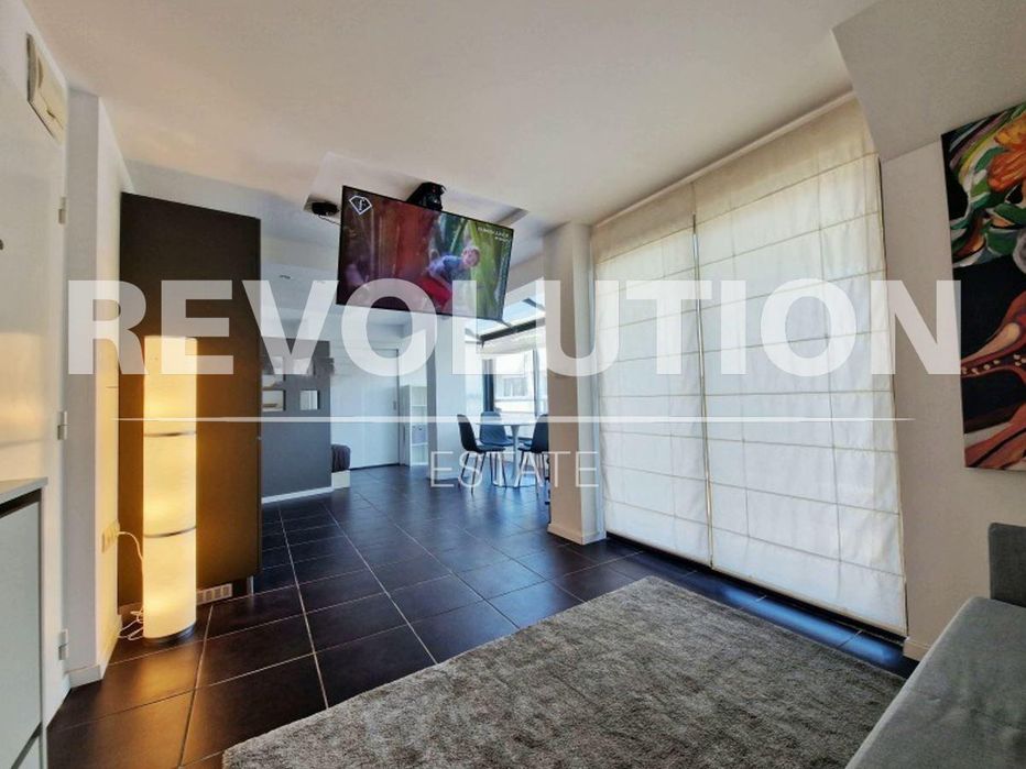 Дава се под наем Едностаен апартамент в Варна, Център - 58 кв.м за 700 € - Снимка #4