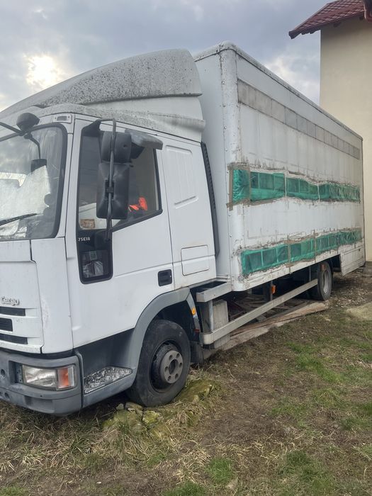 Camion apicol 7 tone imatriculat volan dreapta