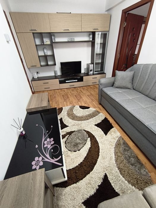Închiriez apartament cu 2 camere zona Catanga