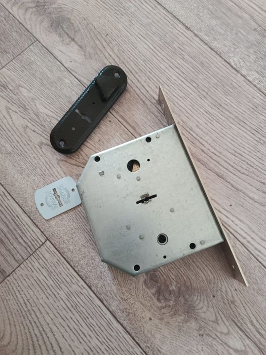 Продам замок дверной