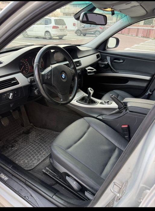 BMW E90 318d LCI