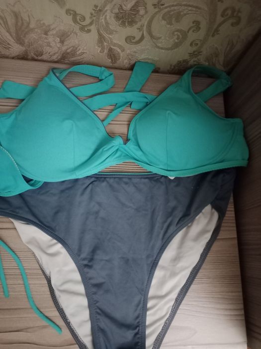 Продам купальники