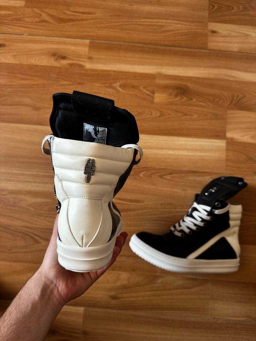 Sneakers ChromeHearts cu eticheta (nu Nike, Gucci, Adidas, Balenciaga)