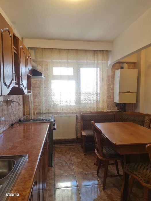 Apartament   3 camere, doua  balcoane , central Pitesti