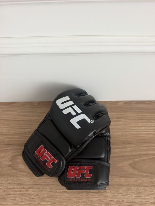 Перчатки UFC для мма