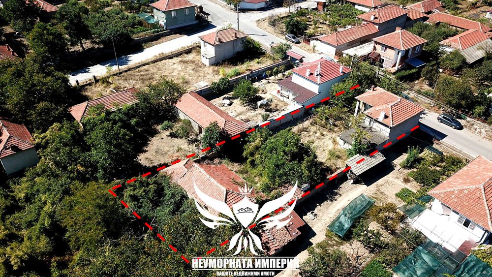 Продавам двуетажна вила/къща 140РЗП с 760кв.м. двор село Новаково