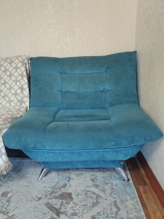 Продам диван. Продам диван!

Продаётся удобный диван в хоро