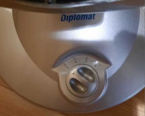 Карбонова Печка с Въртящо се Отопление и Основа DIPLOMAT DPL C 8009