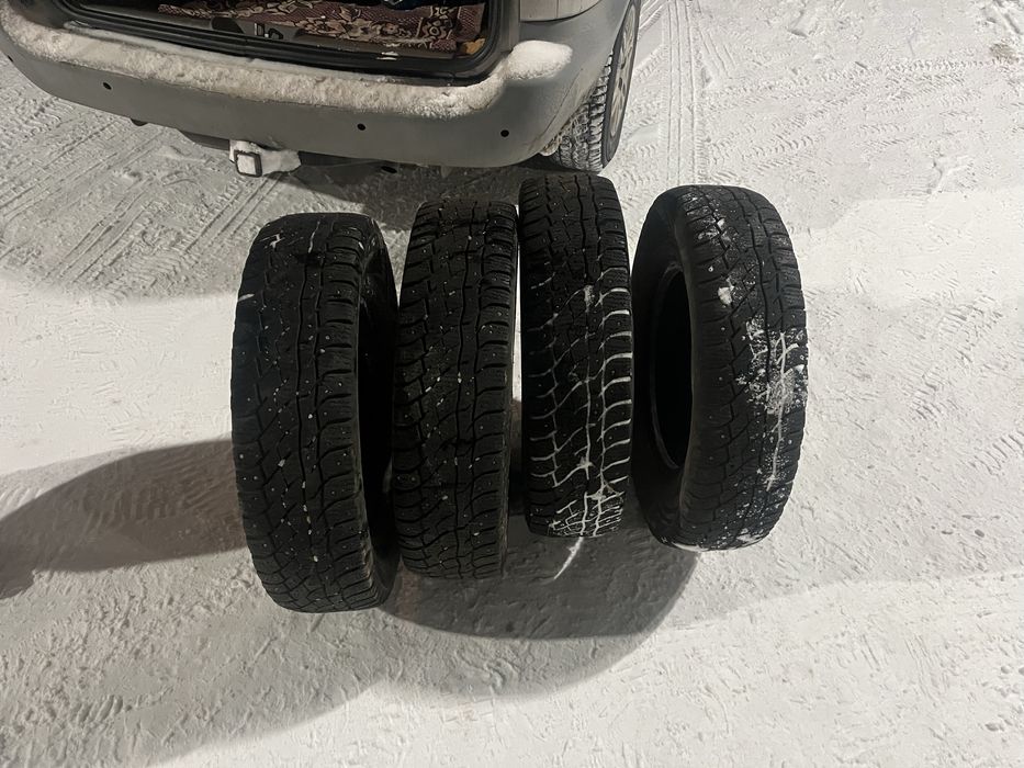 продаю резину шипованую