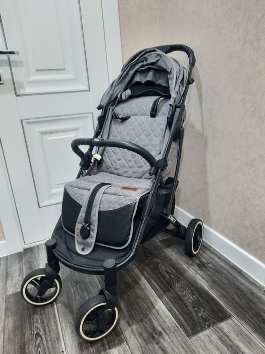 Продам детскую коляску