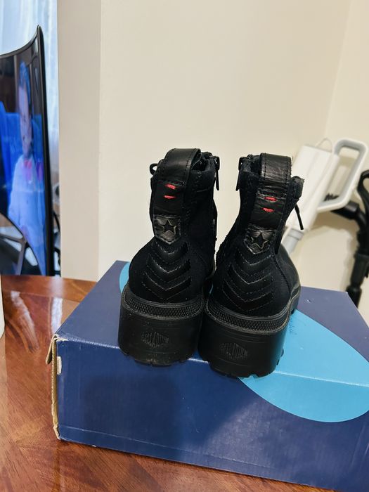 Новые ботинки- Palladium. США-39 размер.