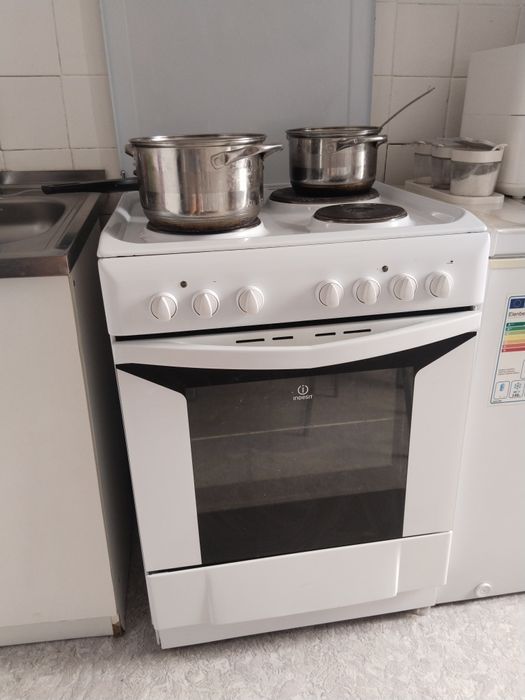 Продам плиту за 5000, работает отлично