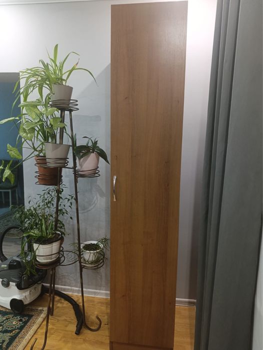 Продам шкаф-пенал