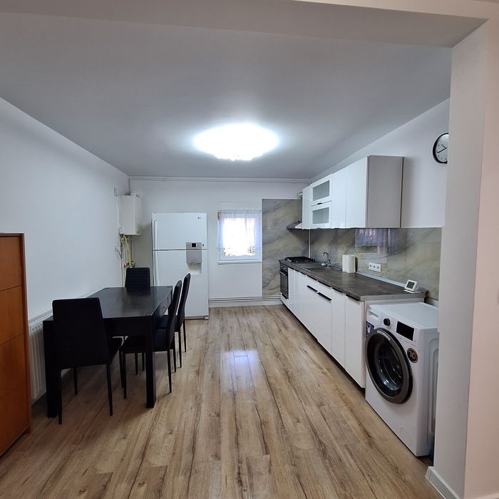 Apartament 3 camere de închiriat in Ștrand
