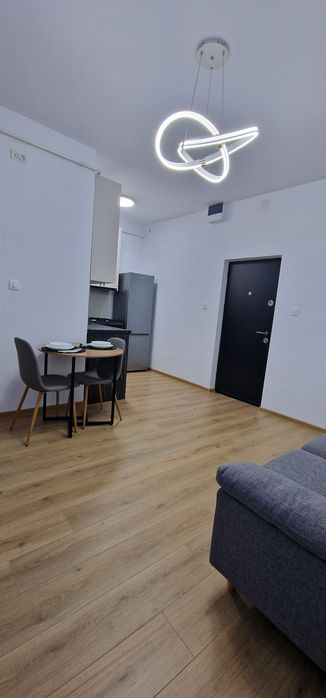 Închiriez apartament (PENTRU ORICE PERIOADĂ)