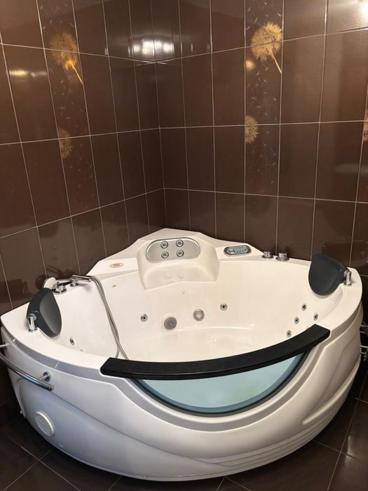 VILA DEOSEBITA DE VANZARE / Pitesti / Cartier Trivale / Langa Padure /