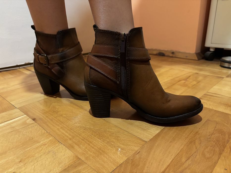 Дамски обувки и ботуши в отлично състояние