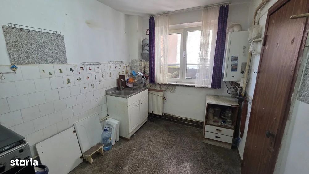 Apartament 3 camere decomandat, Craiovița Nouă – Zona Orizont 9/10