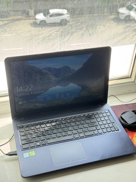 Продам офисный ноутбук ASUS