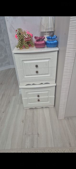 Кровать кровать,  тумбочка