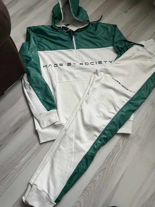 Compleu Made By Society