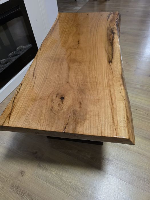 Mesa nuc și stejar cu rășină