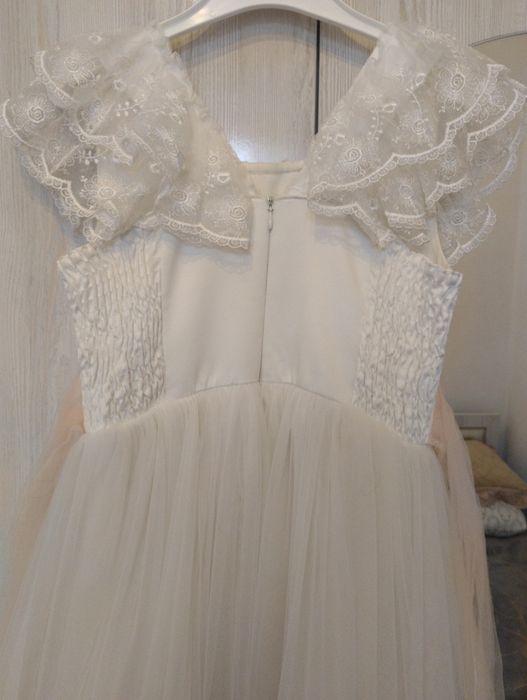 Продам бальное платье на девочку