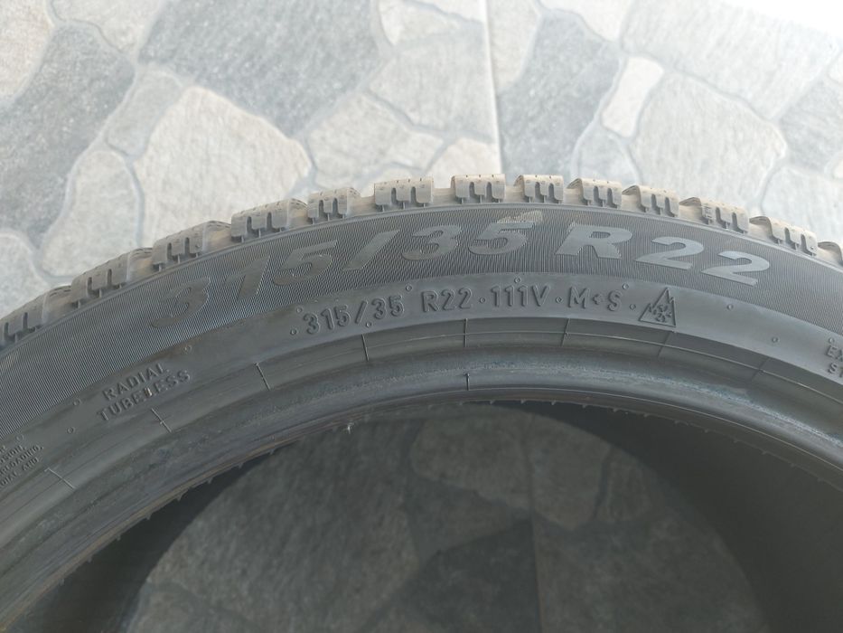 Pirelli RUN Flat 275/40R22 и 315/35R22 зимни
