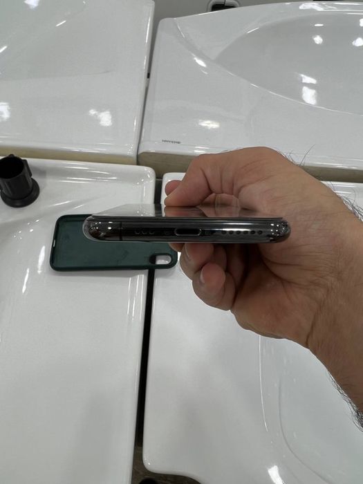 iphone XS продается.