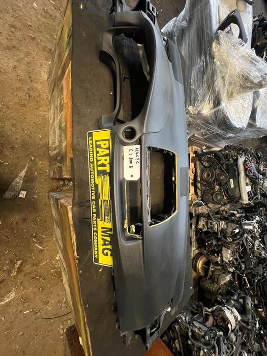 Арматурно табло Лексус Lexus CT200H