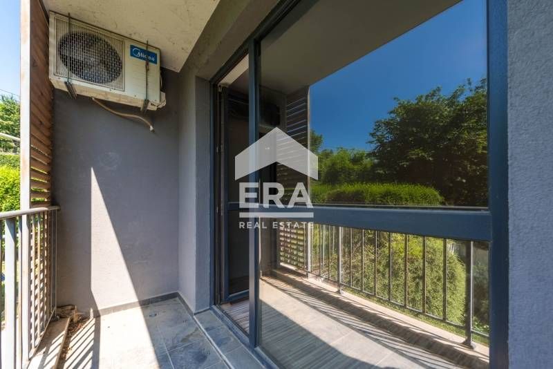 Продава се Тристаен апартамент в Варна, м-т Траката - 90 кв.м за 998 €/кв.м - Снимка #2