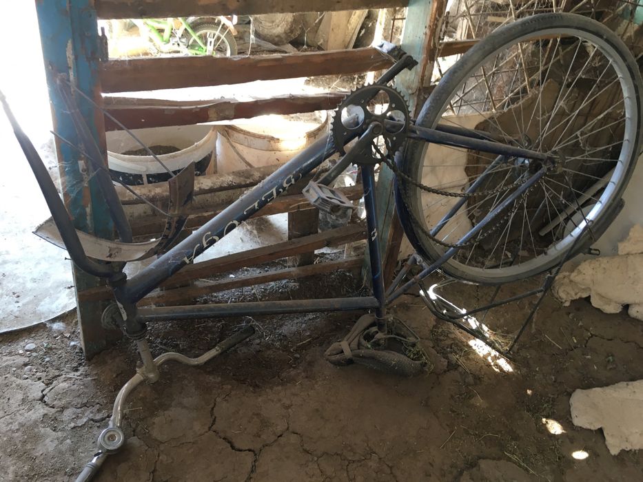 Велостпедлар сотилади