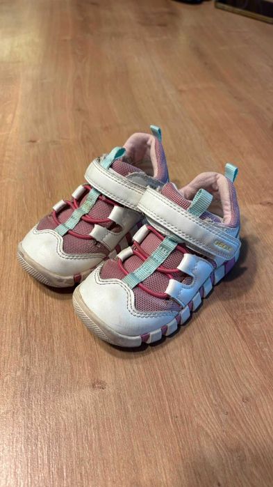 Sandale panzate tip pantof pentru fetita Geox, marime 22, culoare roz, in stare foarte buna !