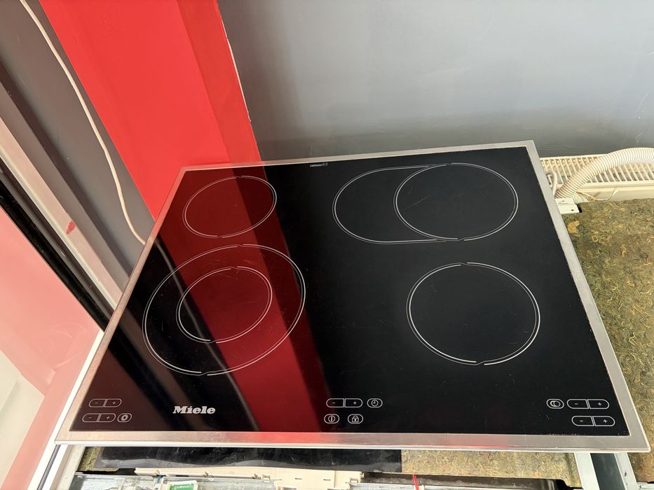 Miele KM 547 стъклокерамичен плот за вграждане/24 мес гаранция