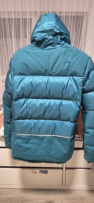 Vand geaca noua, Jack Wolfskin cu puf natural