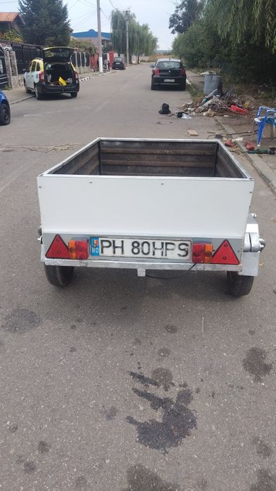 Vind remorca max 500 kg asig verificare preț 2200 neg