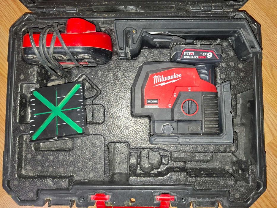 MILWAUKEE M12 CLLP-0C Линеен лазерен нивелир