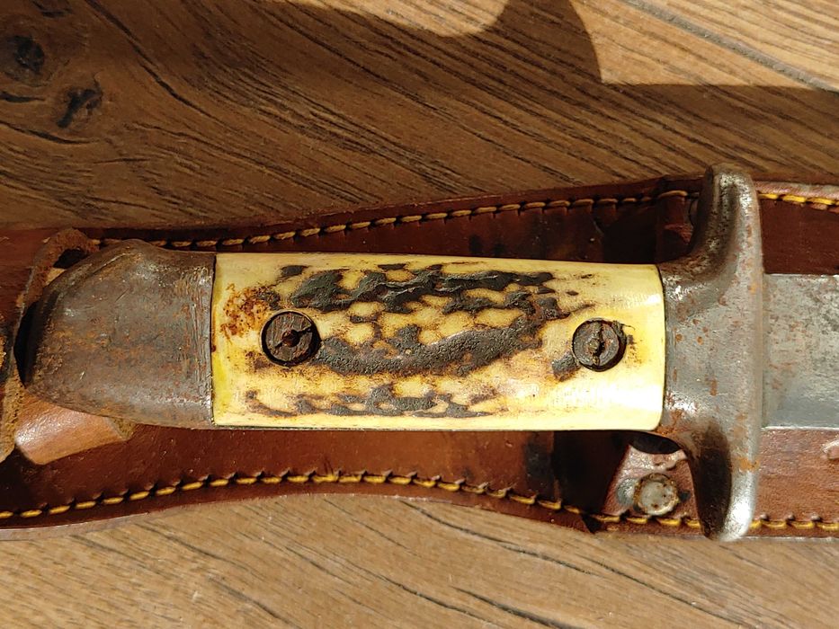 Нож на дневалния